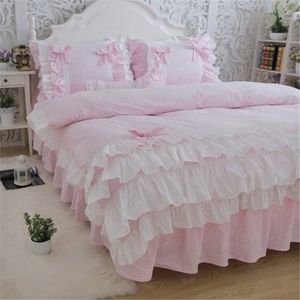 Beddengoed sets Nieuwe Luxe Lagen Beddengoed Set Zoete Prinses Boog Ruche Dekbedovertrek Bruiloft Beddengoed Roze Laken Meisje Baby bed Rok Cover Z0612