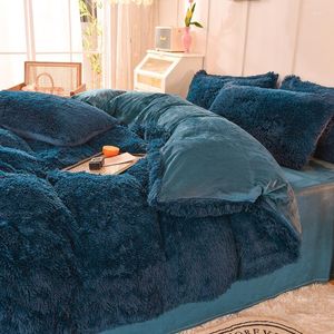 Ensembles de literie nordique Coraline polaire moelleux ensemble avec housse de couette en velours hiver chaud épais drap de lit taie d'oreiller luxe en peluche drap de lit