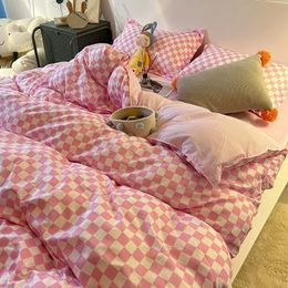 Conjuntos de ropa de cama Nordic Pink Black Checkerboard Conjuntos de funda nórdica con funda de almohada Sábana para niños Niñas King Queen Twin Kawaii 231017