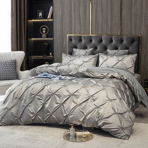 Set di biancheria da letto Pinch Pleat Flower Bedding Set Copripiumino di lusso Set copriletto di qualità Set letto estivo per la casa Copripiumino delicato sulla pelle 230427