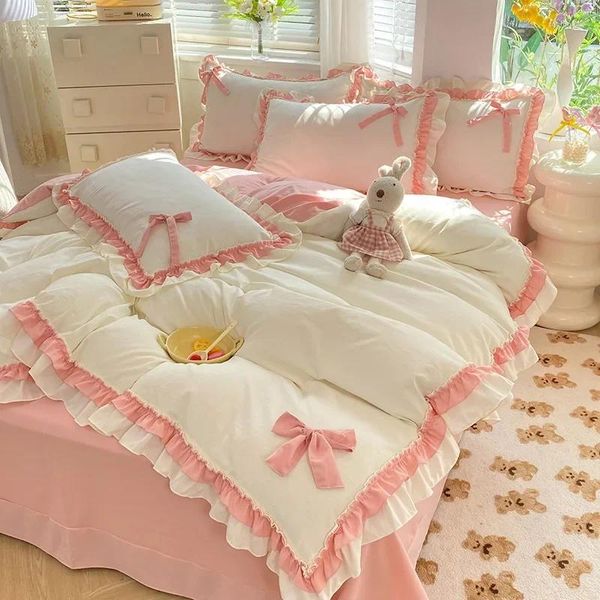 Ensembles de literie Rose Dentelle Volants Bowknot Housse de couette Lit Jupe Linge Taies D'oreiller Ensemble De Luxe Pour Filles Femme Décor Maison