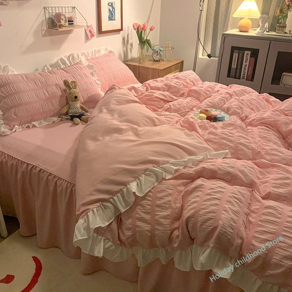 Juegos de ropa de cama Juego de funda nórdica de seersucker con volantes rosas, 34 piezas, juego de cama gris alternativo de plumón suave y liviano con falda de cama y fundas de almohada 230324