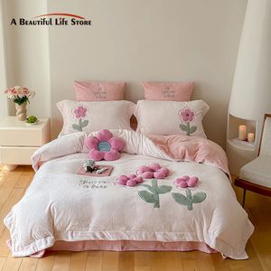 Ensembles de literie Rose stéréoscopique fleurs appliques broderie filles ensemble de literie velours polaire chaud court en peluche housse de couette drap de lit taies d'oreiller 231110