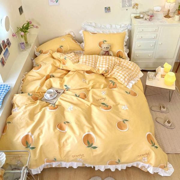 Juegos de ropa de cama estilo princesa de algodón de cuatro piezas bordado floral pequeño cubierta de encaje fresco cubierta sábana de almohada