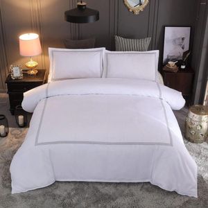 Conjuntos de ropa de cama puro ropa de cama de color puro bordado de tres piezas de tres piezas Set de talla década Camas de tapa década en el hogar el blanco