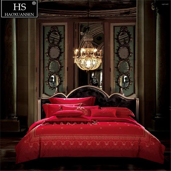 Ensembles de literie Red Tissu rouge délicat baroque 4pieces en fil teint jacquard lit king size couvercle de couverture de couverture d'oreiller