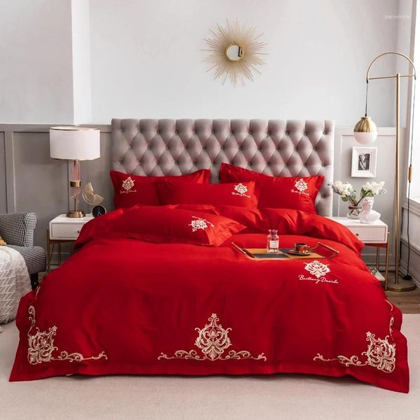 Juegos de ropa de cama rojo estilo nórdico bordado satinado juego de algodón nórdico cubierta lino lino colas de almohada de almohilas para el hogar