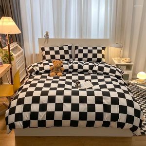 Ensembles de literie Retro Set Summer Grid Black White Coup de couette Cotonpolyester Lits d'oreiller Flat Fashion Fashion Home Linens King