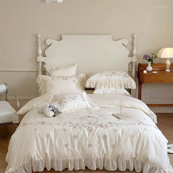 Ensembles de literie Romance Français Vintage Rose Fleurs Broderie Dentelle Volants 1000TC Coton Égyptien Ensemble Housse de Couette Drap de Lit Taies D'oreiller