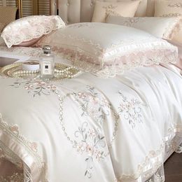 Juegos de ropa de cama romántico flores de encaje francés Bordado de bodas 1200TC Algodón egipcio Soft Dudvet Cubier