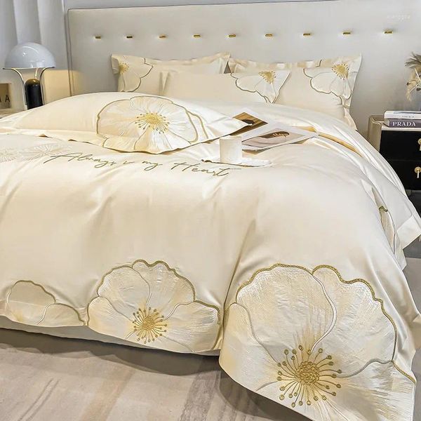 Conjuntos de ropa de cama Conjunto de algodón egipcio Bordado floral Funda de edredón Cama de edredón suave 180 200 cm Sábana 200 230 Elástico 220 240