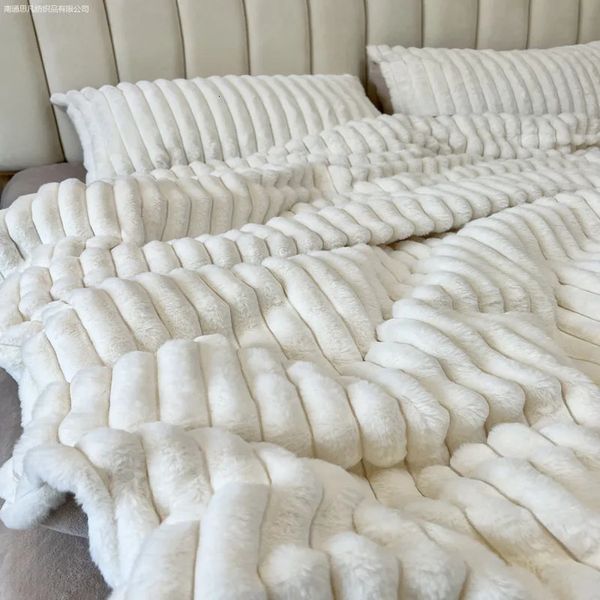 Juegos de ropa de cama Juego de funda nórdica de felpa de terciopelo de conejo suave con sábanas y fundas de almohada Juego de cama de lana de leche de lujo súper cálido de invierno peludo 231123