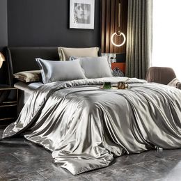 Ensembles de literie Ensemble en soie de mûrier solide avec housse de couette drap de lit taies d'oreiller luxe Satin simple Double drap de lit King Queen Twin taille 231027