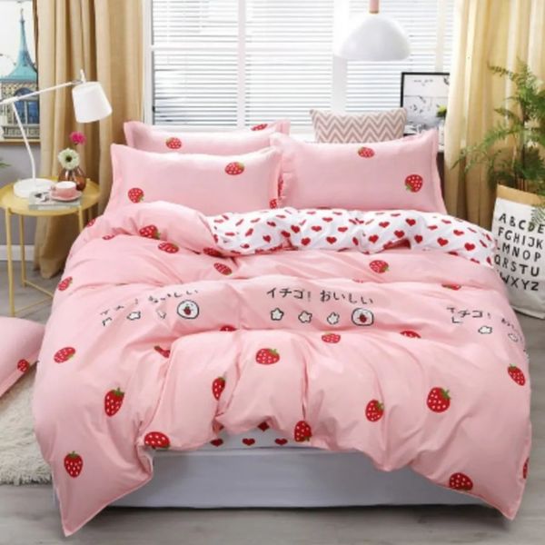 Juegos de ropa de cama Juego de edredón de doble cara de color rosa fresa, tamaño Queen, individual, doble, ropa de cama, funda nórdica, sábana con corazón de amor, funda de almohada 231010