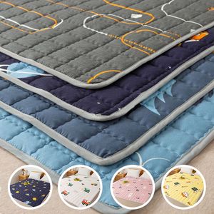 Juegos de cama Estera de dormir de verano Funda de colchón acolchada Cama de color sólido Sábana ajustable Protector Pad Topper Protección 230626