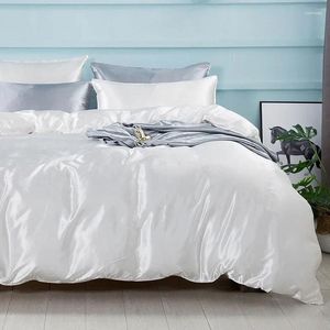 Sets de ropa de cama Summer suave cubierta de nórdico de satén con tela de seda imitada cómoda colcha de cama de cama brillante