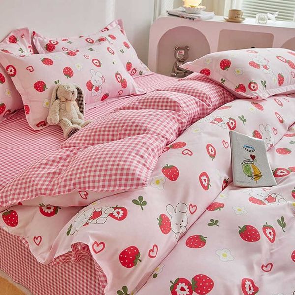 Ensembles de literie Ensemble de literie de lapin doux avec thème fraise Twin Queen Size Housse de couette Housse de couette Polyester Garçons Filles Linge de lit Z0612