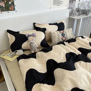 Ensembles de literie Textile moderne motif ondulation noir blanc taies d'oreiller confort draps housses de couette Super King/simples/lits doubles