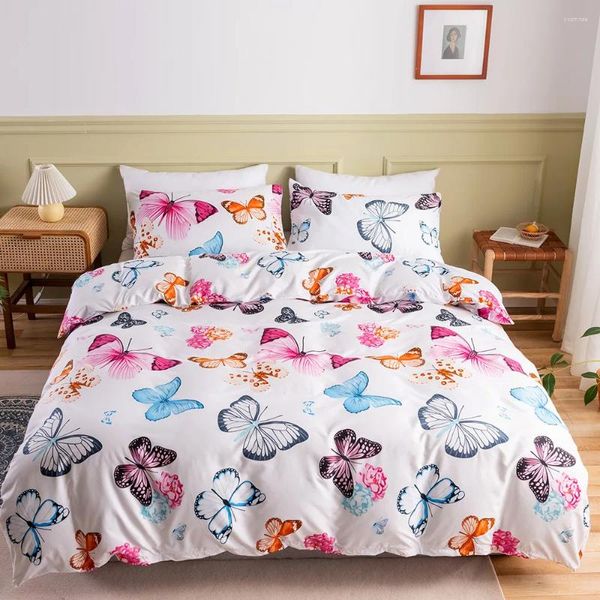 Conjuntos de ropa de cama Juego de tres piezas de flores vegetales y almohada de colchas de mariposa Desea suministros de cama europeas estampadas activas