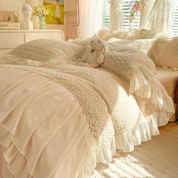 Conjuntos de ropa de cama Top Luxury White European Ruffle Comforter Cover Holiday Lace Rose Set