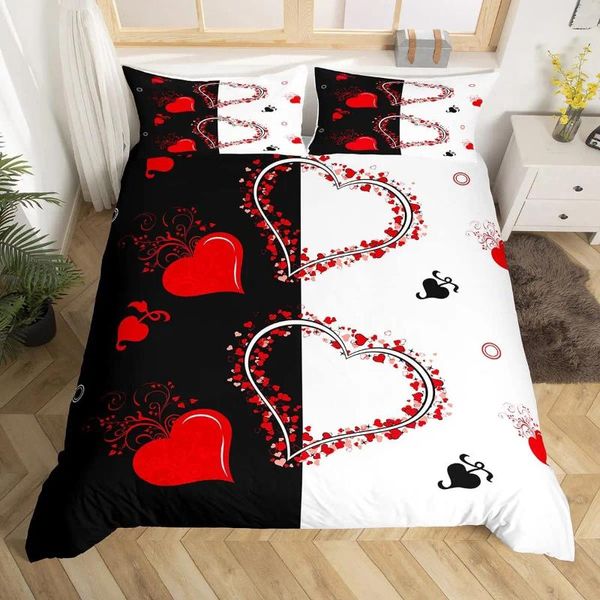 Conjuntos de ropa de cama Día de San Valentín Pareja Amor Funda nórdica Edredón en forma de corazón rojo y blanco creativo con funda de almohada para los amantes Decoración del dormitorio