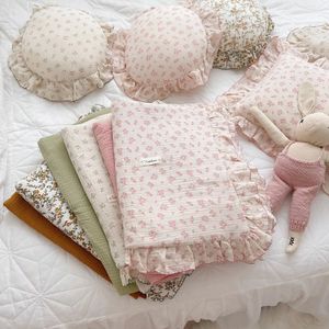 Beddengoedsets Vintage Bloemen Mousseline Katoenen Babyset Meisjes Baby Kinderbedje Wieg Dekbedovertrek Laken Kussensloop Zonder Vulmiddel 231026