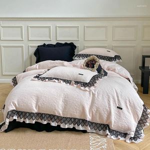 Ensembles de literie Vintage français Rose coton ensemble Rose matelassé broderie housse de couette noir volants jupe de lit couvre-lit taies d'oreiller