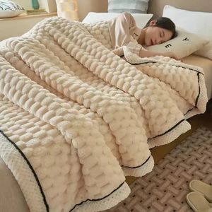 Ensembles de literie Couvertures en peluche chaudes pour lits Couverture à carreaux super douce sur le lit Canapé Jeter Bureau Sieste Couette Couvre-lit Queen Quilt 231018