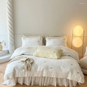 Ensembles de literie lavés Coton blanc rose premium Simple Set Ultra Soft Flowers broderie Mandoute Coup de lit de lit de lit de lit de lit d'oreiller