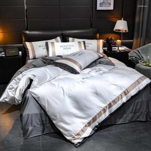 Ensembles de literie blanc nordique simple lit double lit moderne de conception moderne coquette de courtepointe juegos de cama costume quatre pièces bd50cj