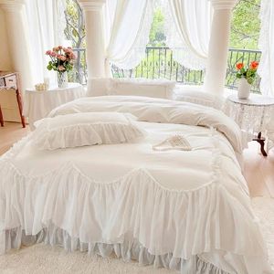 Conjuntos de ropa de cama Blanco Rosa Lujo Algodón Princesa Romántica Boda Encaje Volantes Funda nórdica Falda de cama Colcha Fundas de almohada