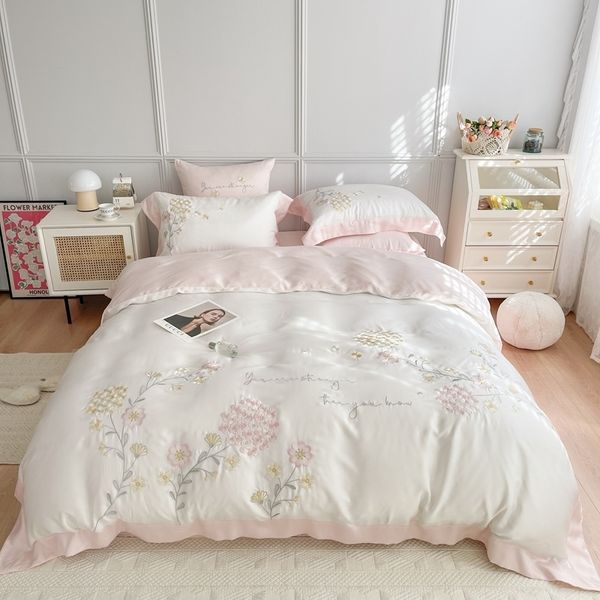 Conjuntos de ropa de cama Blanco Rosa Patchwork Satén Suave 1000TC Algodón egipcio Hortensia Bordado Funda nórdica Sábana Funda de almohada Juego de flores 221129