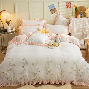 Juegos de cama Blanco Amarillo Invierno Engrosado Cepillado Bordado Conjunto Algodón Funda nórdica Ropa de cama Sábana bajera Fundas de almohada Textiles para el hogar