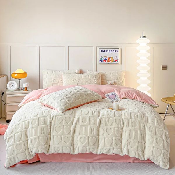 Ensembles de literie Hiver luxe Queen Size ensemble textiles de maison couleur unie épais chaud en peluche housse de couette drap taie d'oreiller 4 pièces linge de lit 231023