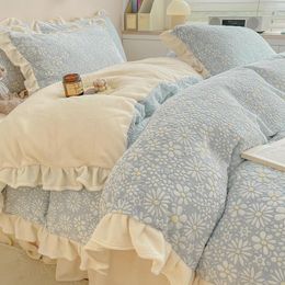 Beddengoed sets wintermelk koraal fluweel senior bed vierkoppig verdikte kanten quilt deksel flanellen vel voor meisjes