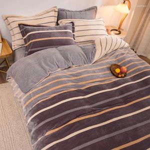 Beddengoed sets winter dik koraal fleece vierdelige set dubbelzijdige melkvezel zhen katoenen fluweel bed quilt deksel flanellen grijs gestreepte koffie