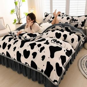 Ensembles de literie hiver épaissi lait velours quatre pièces ensemble petit frais chaud simple double housse de couette jupe de lit style 231204