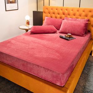 Conjuntos de ropa de cama WOSTAR Invierno Cálido Terciopelo Elástico Sábana ajustable Funda de colchón Coral Fleece Colcha Lino Doble Protector King Size 230503