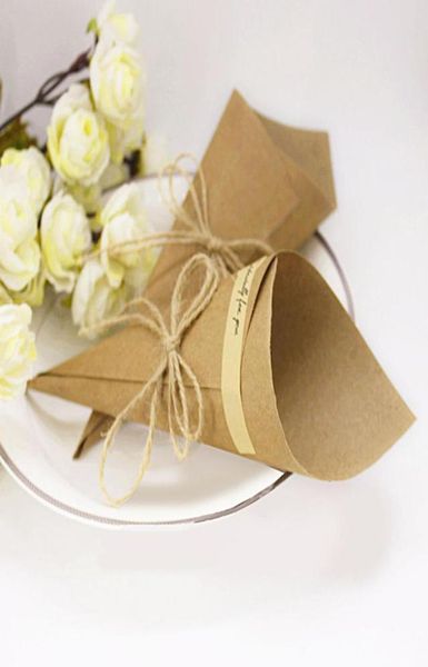 Behogar 100 pcs rétro kraft corses cônes bouquet de bonbons sacs de sacs de mariage cadeaux emballages avec cordes label4144341