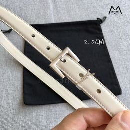 Cinturón para mujeres Cinturones de diseñador de cuero genuino 2.0cm 3.0 cm de ancho de alta calidad y hebilla de hebilla cnosme cintura cintura cintura con caja