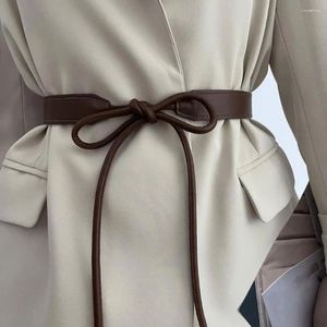 Ceintures manteau ceinture de ceinture femme résistante aux femmes élégantes à lacets en cuir en cuir pour la taille de la robe de pull