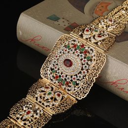 Riemen Europese stijl Exquise Rhinestone Gold Belt uitgeholde bloem kristal Caftan Belly Chain Lady Metal Gift