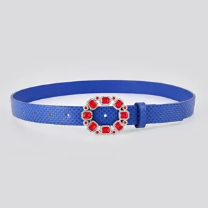 Cinturones Moda Correa flaca azul en relieve con hebilla de diamantes de imitación rojos para mujer