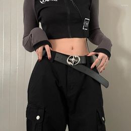 Cinturones Moda Hebilla de metal Cinturón Punk Y2k Wind Street Ropa Accesorios en hombres y mujeres Nicho de tendencia retro universal