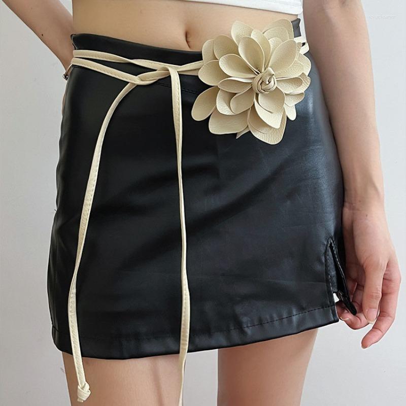 Ceintures Décoration de fleur ceinture en cuir pour femmes Designer de luxe exagéré PU Lacet Up Working Corde Y2k Femme