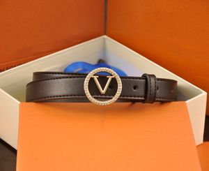 Cinturones Cinturón de diseñador de lujo clásico de color sólido Cinturones dorados con letras de diamantes para mujeres diseñadoras Vintage Pin aguja Hebilla Beltss ancho casual 2.3cm tamaño 95-115cm 4 colores