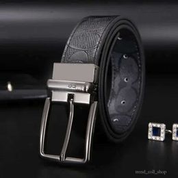 Cinturones Cinturón para hombre de lujo Cinturón de diseñador Diseño de entrenadores con estampado de caballero 105-125 cm Hebilla de aleación de zinc Cinturón para hombre Moda Estilo versátil Doble cara 107 YQ240226