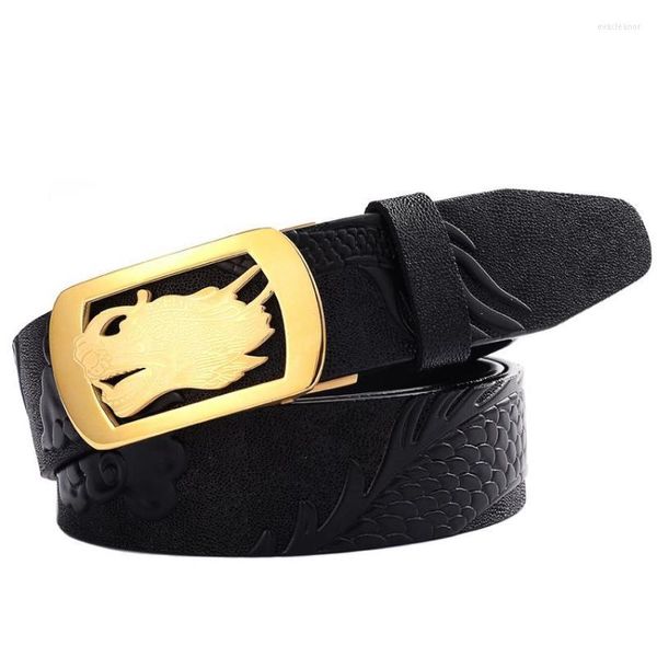 Cinturones Hombres Cabeza dorada Hebilla automática Cuero de piel de vaca Cinturón tallado tridimensional Estilo chino Jeans Pretina BG002Belts