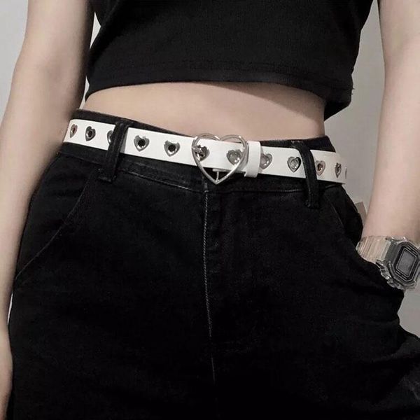 Cinturones Punk Belt 2023 Love Hebilla Decoración Ladies Jeans Fashion Heart Shaped Hollow BeltBelts