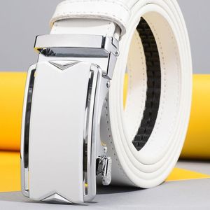 Ceintures Blancs Pure Men de ceinture haut de gamme Luxury Design coréen Casual Soft Le cuir soft Tendal Youth Automatic Buckle Wear-Resistant Belts